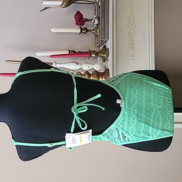 - NWT Becca One pice swimsuit - Picture 3 of 7